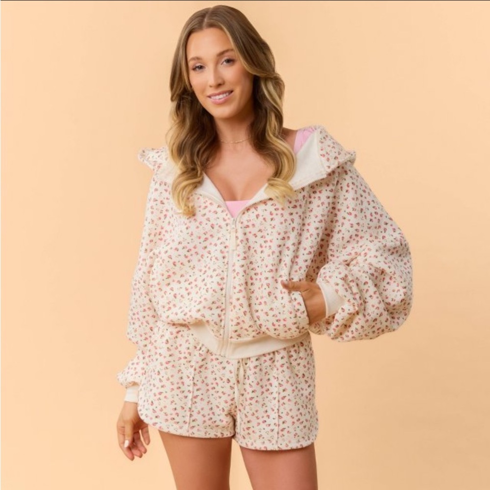 NWT Blogilates Marshmallow Full Zip Hooded Sweatshirt -Cream Floral-S